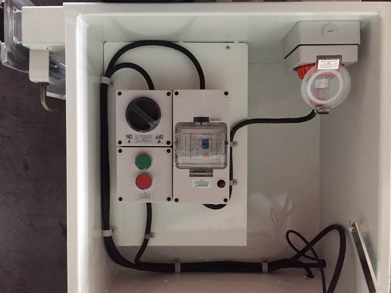 Pure Solar Powered Full Color Message/Video Sign Trailer Unit